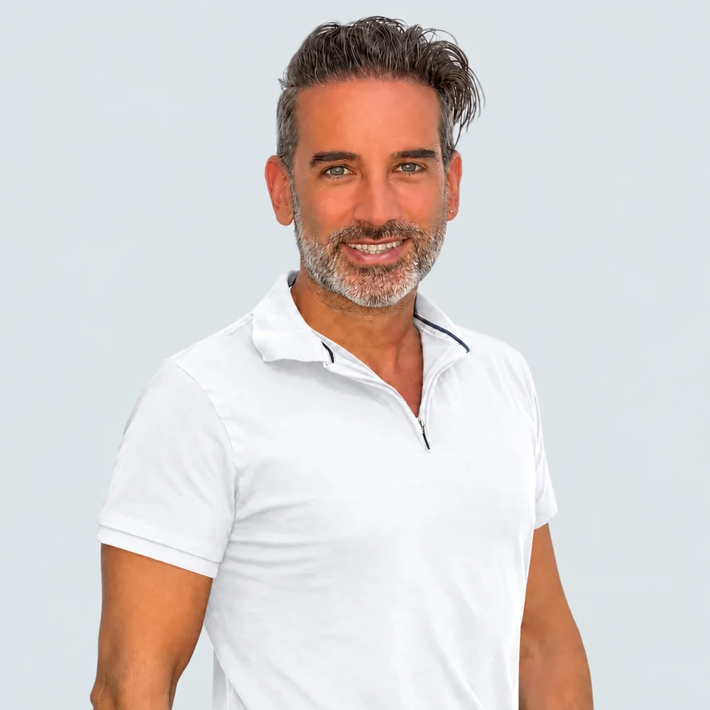 Xavier Gelabert, d’Hostaljobs, amb polo blanc